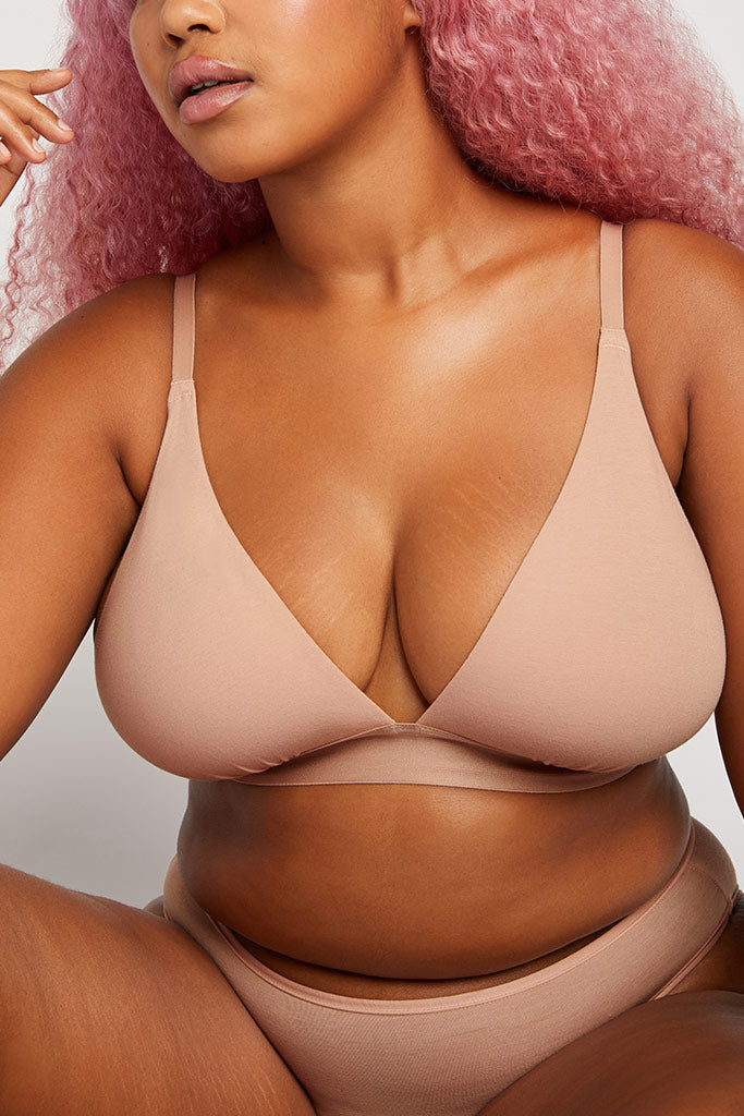 Our Cotton Elastane blend offers surprising support [Hannah 4]