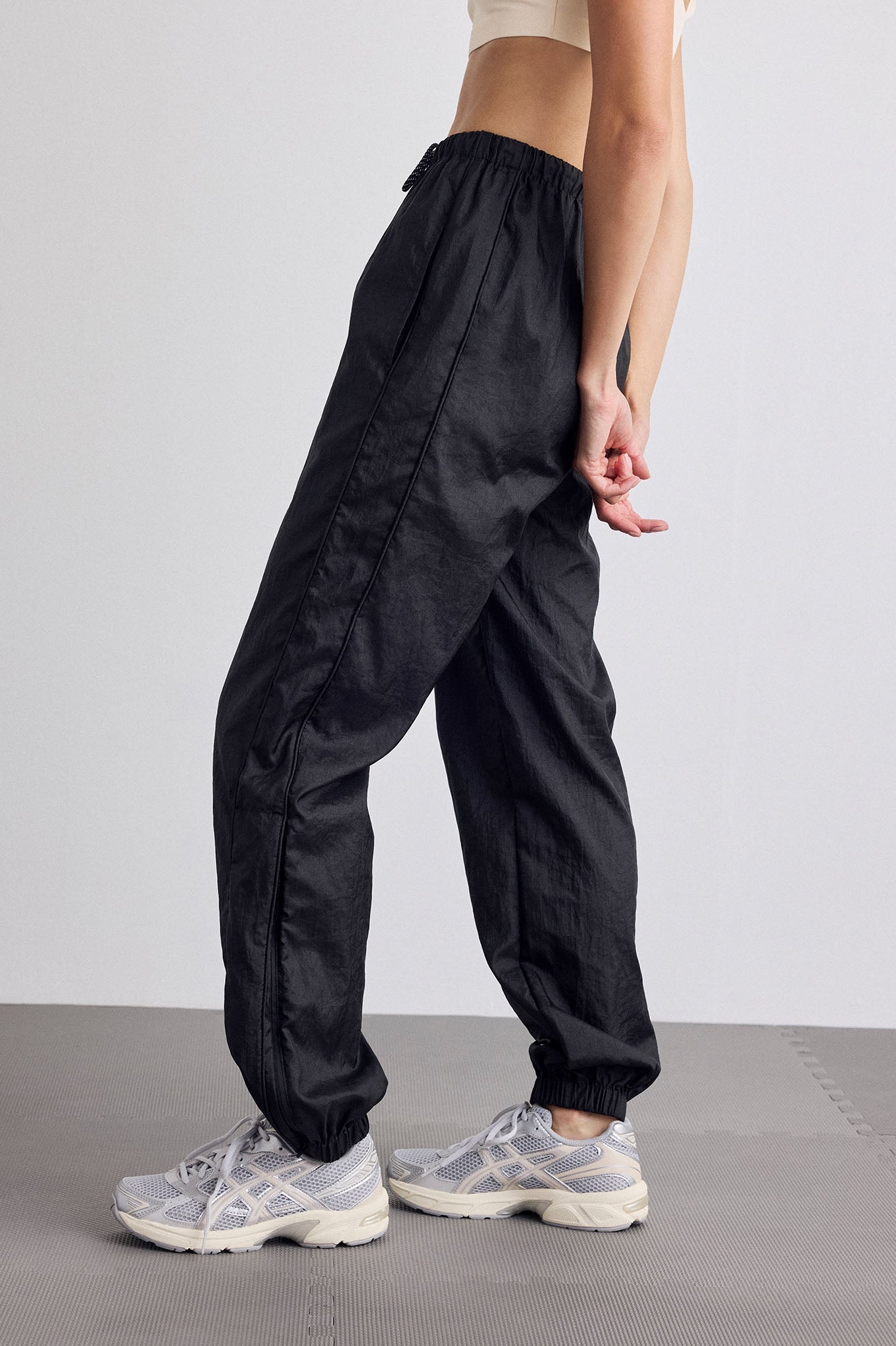 Parachute Jogger in Black