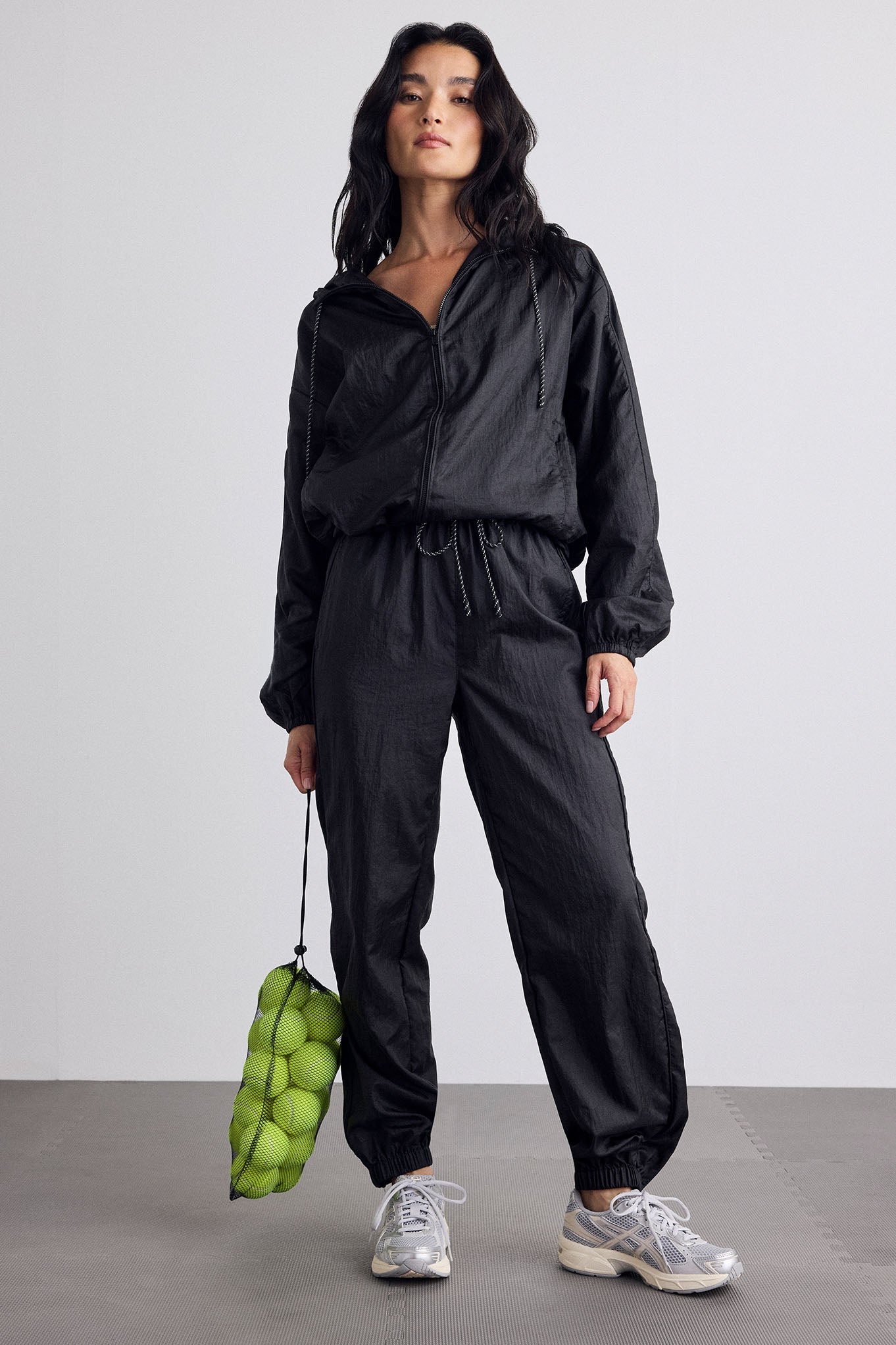 Parachute Jogger in Black