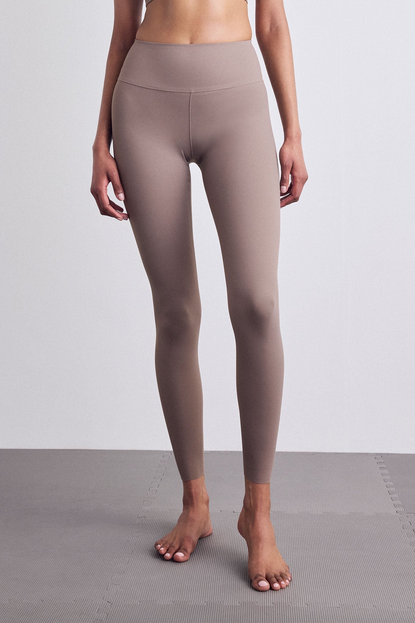 Base Sport Legging in Mink