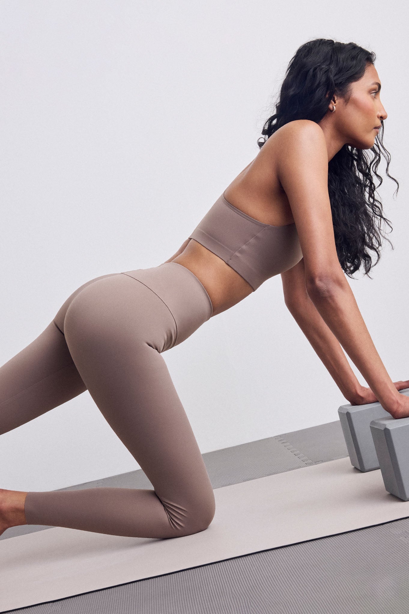 Base Sport Legging in Mink
