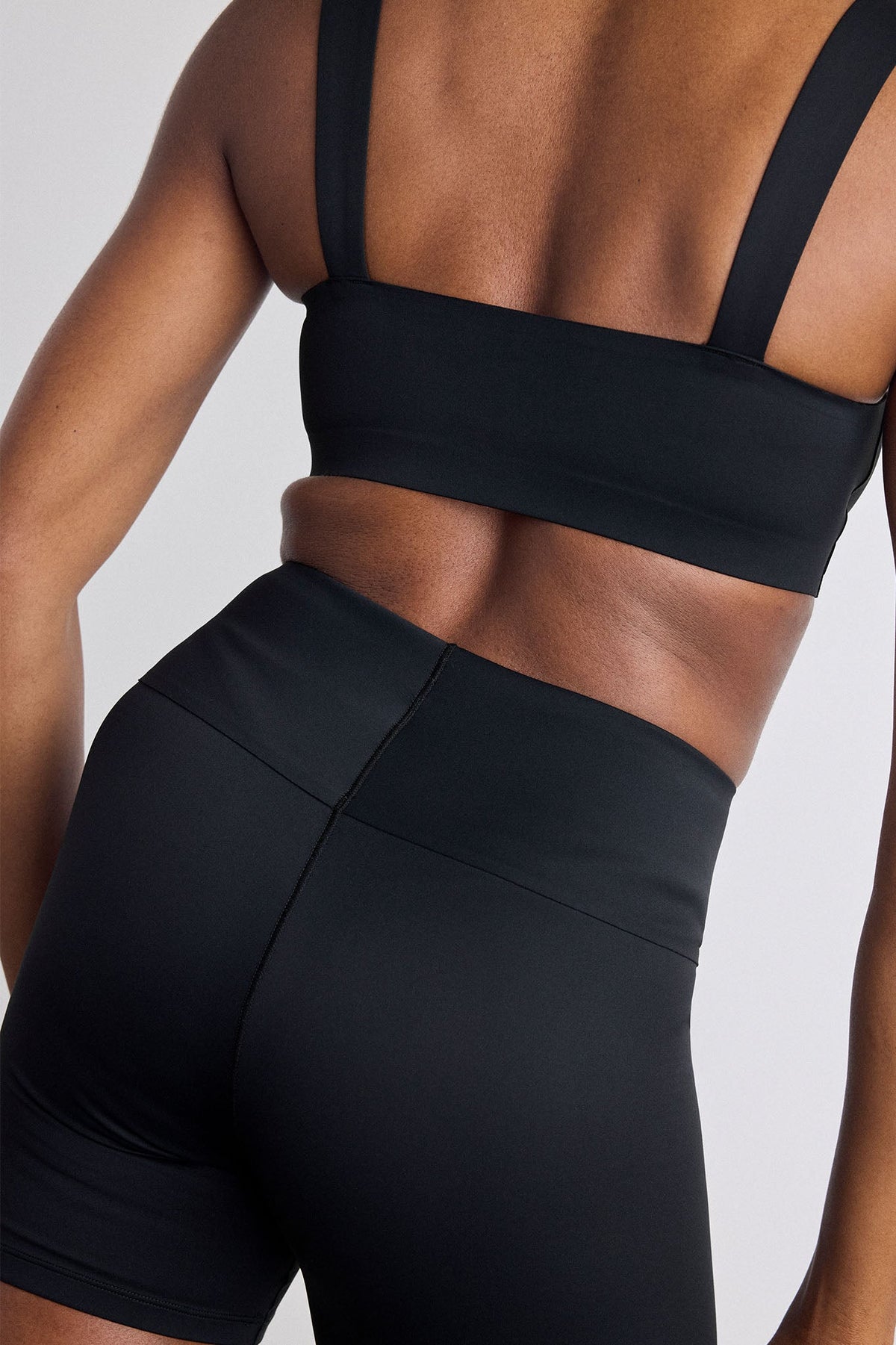 Base Sport Square Top in Black
